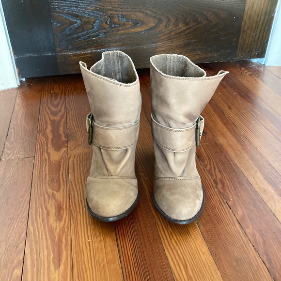 Tan suede pull on booties - Picture 3 of 9